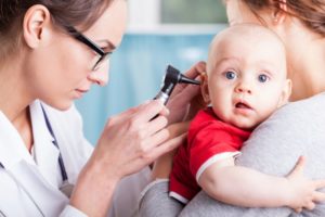 Симптомы болезни - нарушения слуха у ребенка