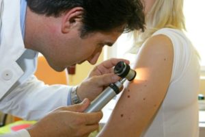 Обследование для выявления рака кожи