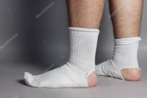 озноб ноги с ощущением одетого тугово носка