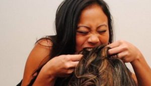 Выдергивание и поедание волос